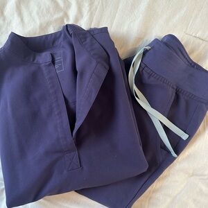 Purple figs scrub set